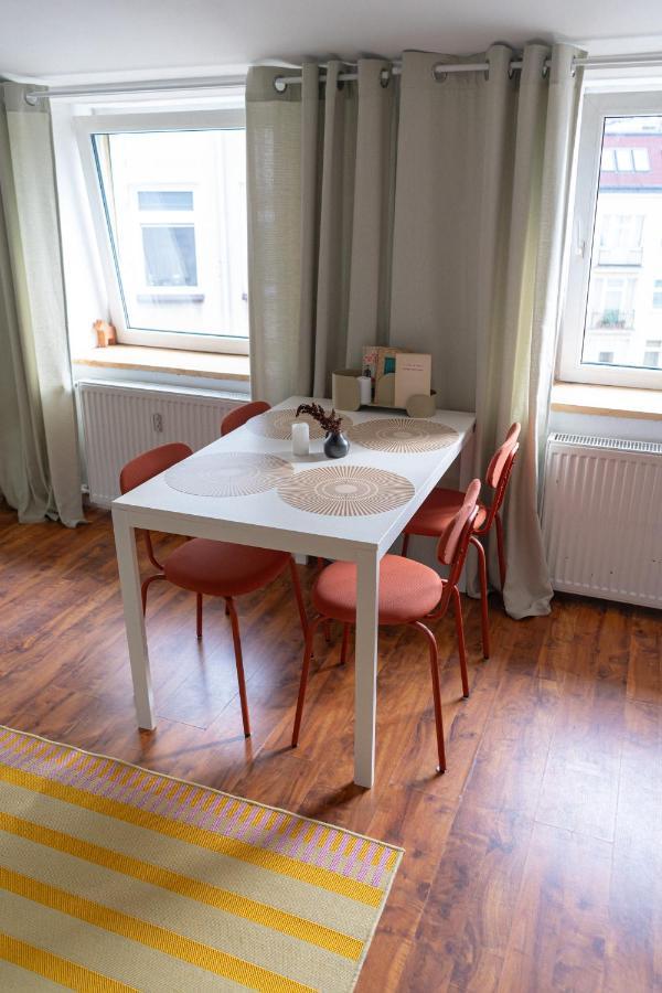 The Good Apartment Powisle 3 Bedrooms Варшава Экстерьер фото